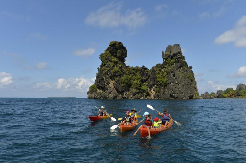 Sortie kayak libre dans la baie de Hienghène